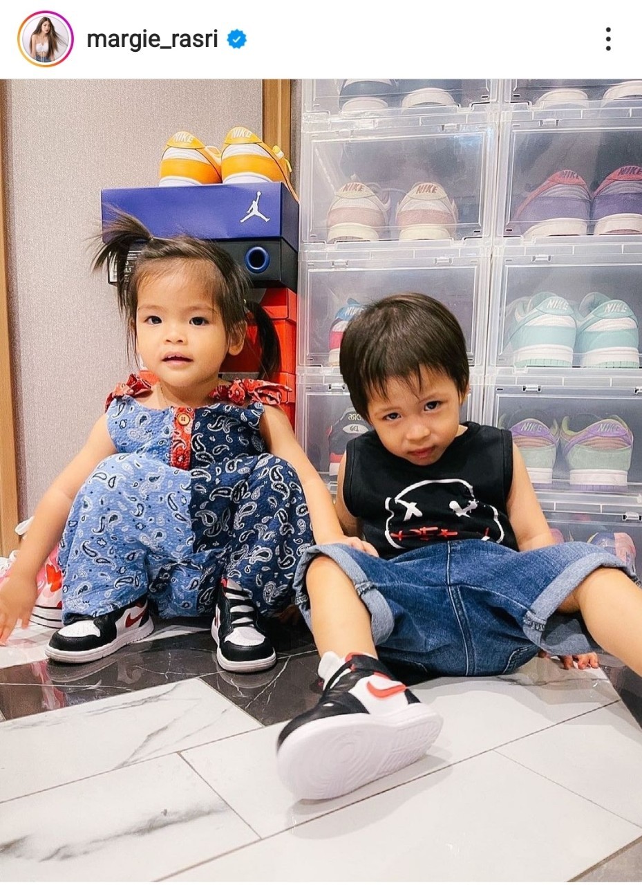 ลูกแฝดดารา