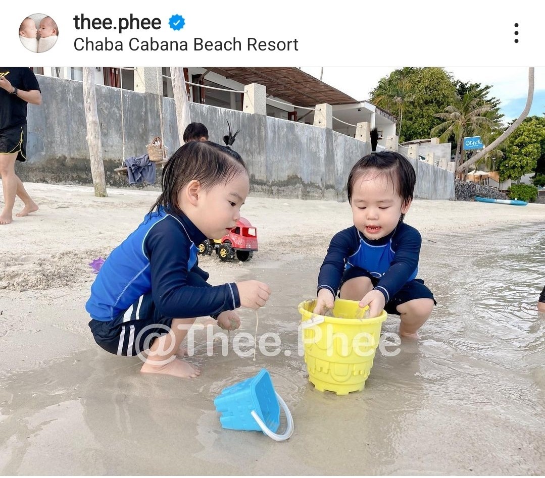 ลูกแฝดดารา