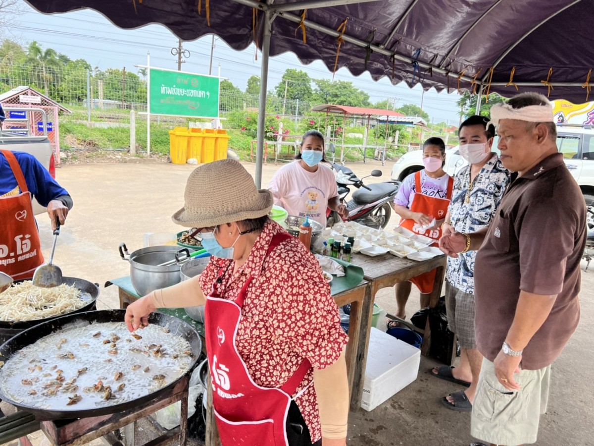 กรรณิการ์/พิษณุโลก/พิษณุโลก นายก อบจ.พิษณุโลก ใจบุญเหมา 40 ร้านอาหารทั่วจังหวัดเลี้ยงวันเกิด ช่วยเหลือผู้มีรายได้น้อย