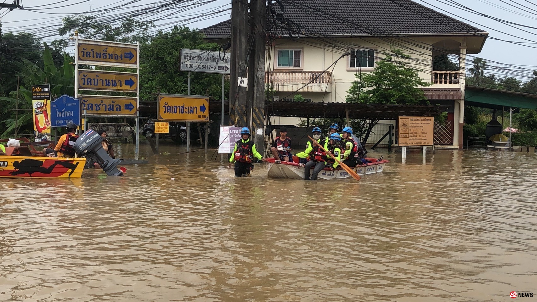 080965ระยอง น้ำยังคงระดับสูง ไก่ตายยกฟาร์ม