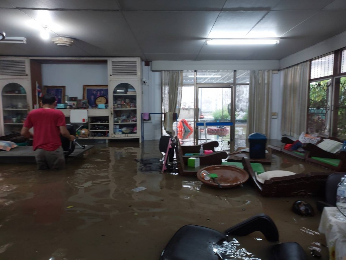 ลำปางฝนตกหนัก หลายชุมชน จมบาดาล ตัวเมืองน้ำท่วมขัง
