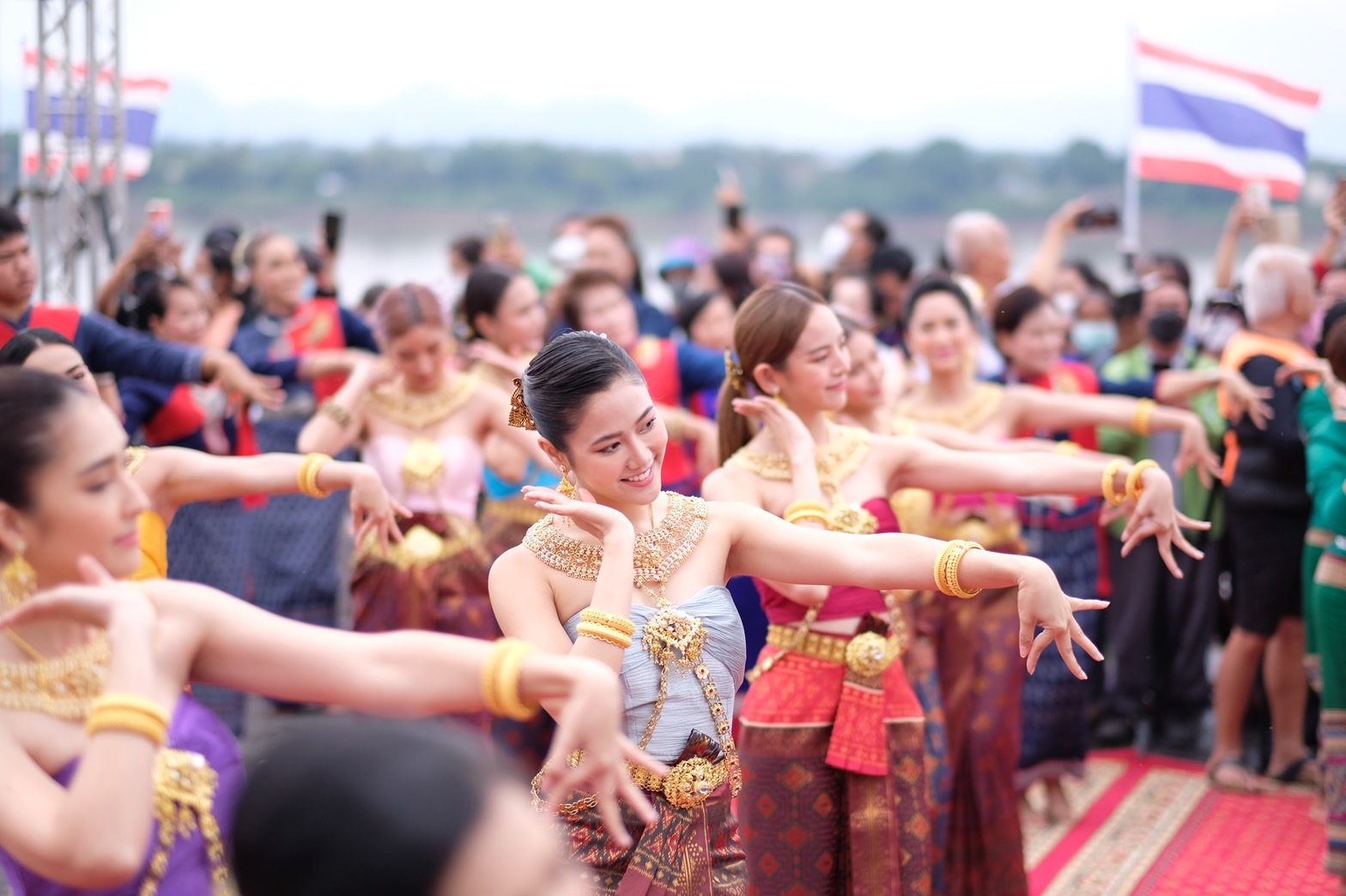 อีฟ ไอยวริญร์