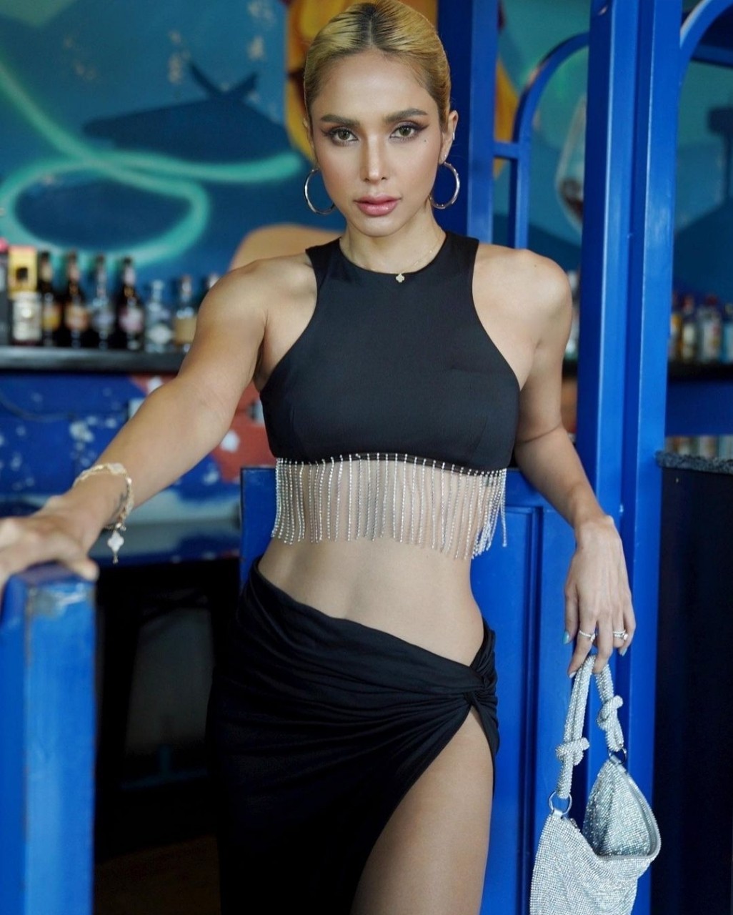 อุ้ม ลักขณา