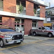 นนทบุรี คืบหน้า ตำรวจเรียกสอบพนักงานทุกคนในฟิตเนตชื่อดัง ผู้จัดการปัดไม่สะดวก      เมื่อเวลา 17.00 น.วันที่ 13 ม.ค.2566 ผู้สื่อข่าวรายงานว่า หลังผ่านมา 3วัน เจ้าหน้าที่ตำรวจสถานีตำรวจภูธรเมืองนนบุรี และชุดสืบสวนจังหวัด ได้เรียกสอบพยานทำประวัติ พนักงานฟิตเ