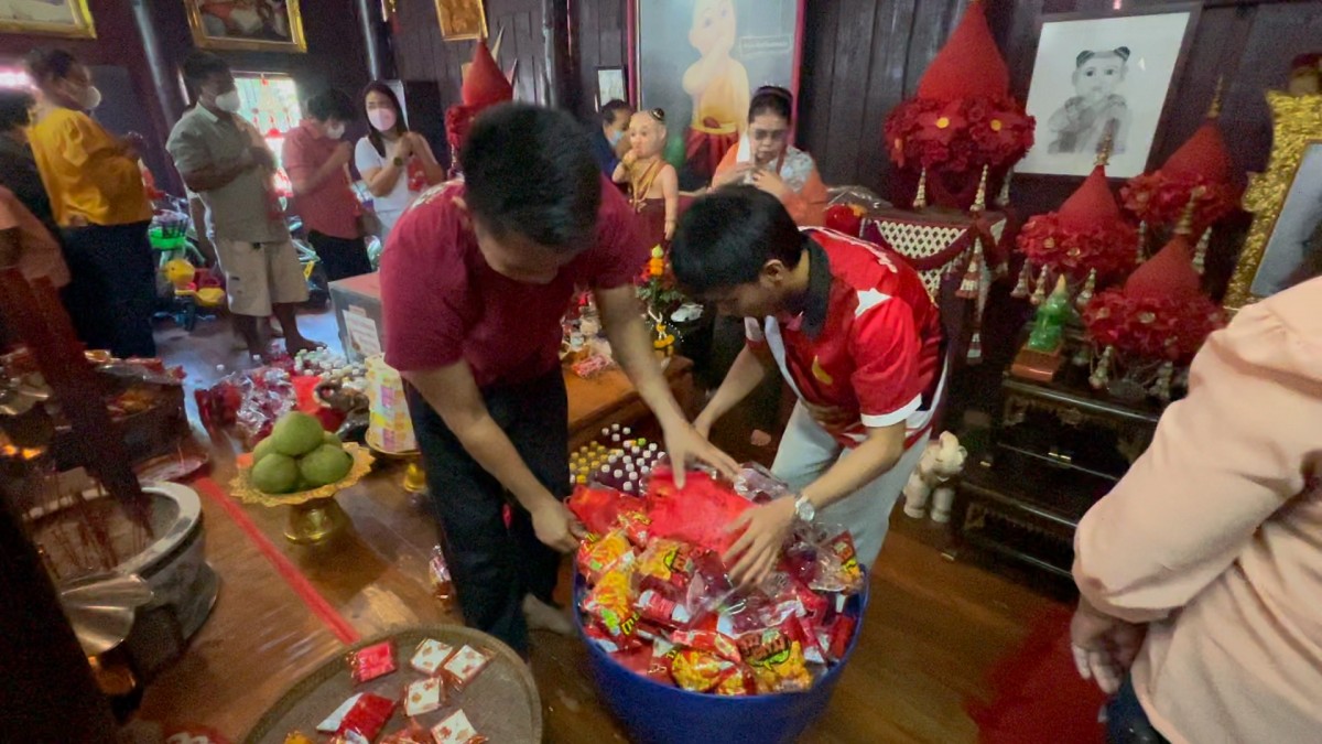 310166 ชัยนาท ท็อปฟอร์ม คอหวยแห่กระซิบขอพรไอ้ส้มฉุนศาลาแทบแตกของไหว้ล้นส่วนกระถางธูปเถ้าเลขพารวยแน่นเอียดแทบทะลัก