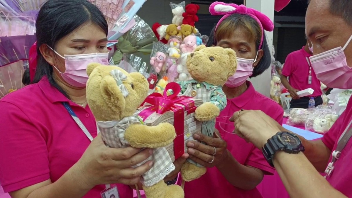 ราชบุรี 01 ส่ง - น่าอิจฉา หนุ่มเมืองกรุงสั่งทำช่อดอกไม้ 1.2 ล้านให้สาวราชบุรี วันวาเลนไทม์