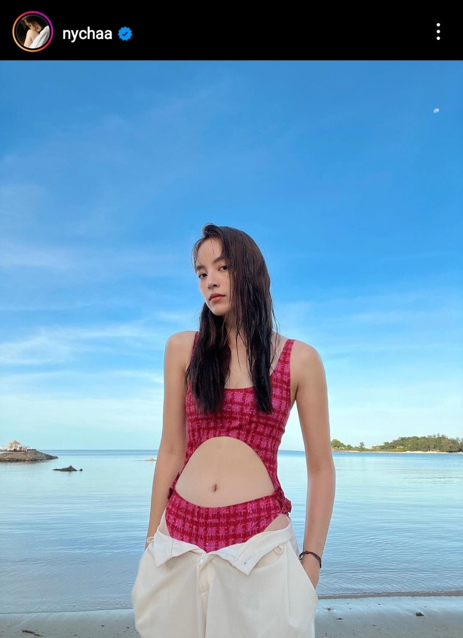 ดารา ชุดว่ายน้ำ