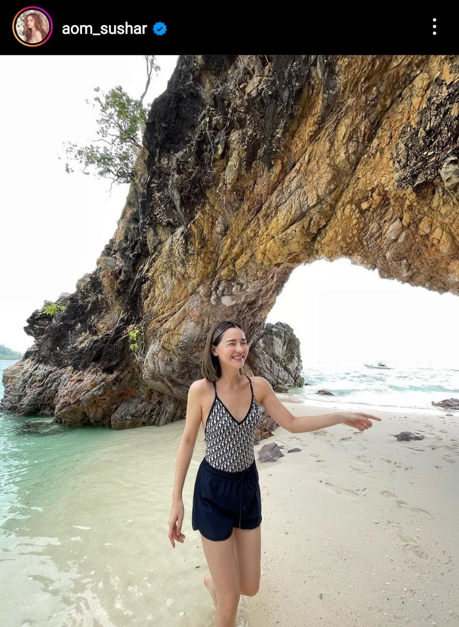 ดารา ชุดว่ายน้ำ