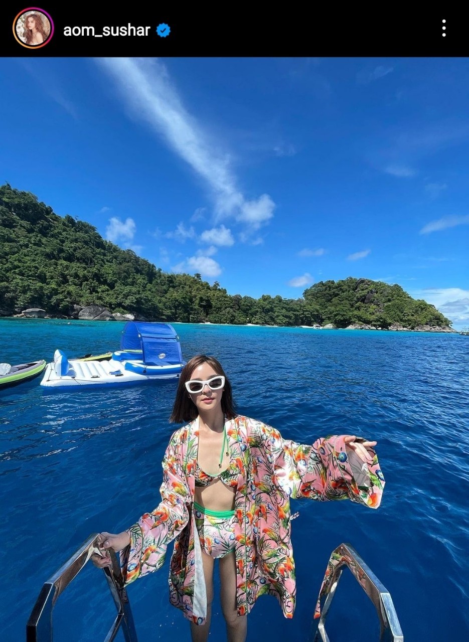 ดารา ชุดว่ายน้ำ