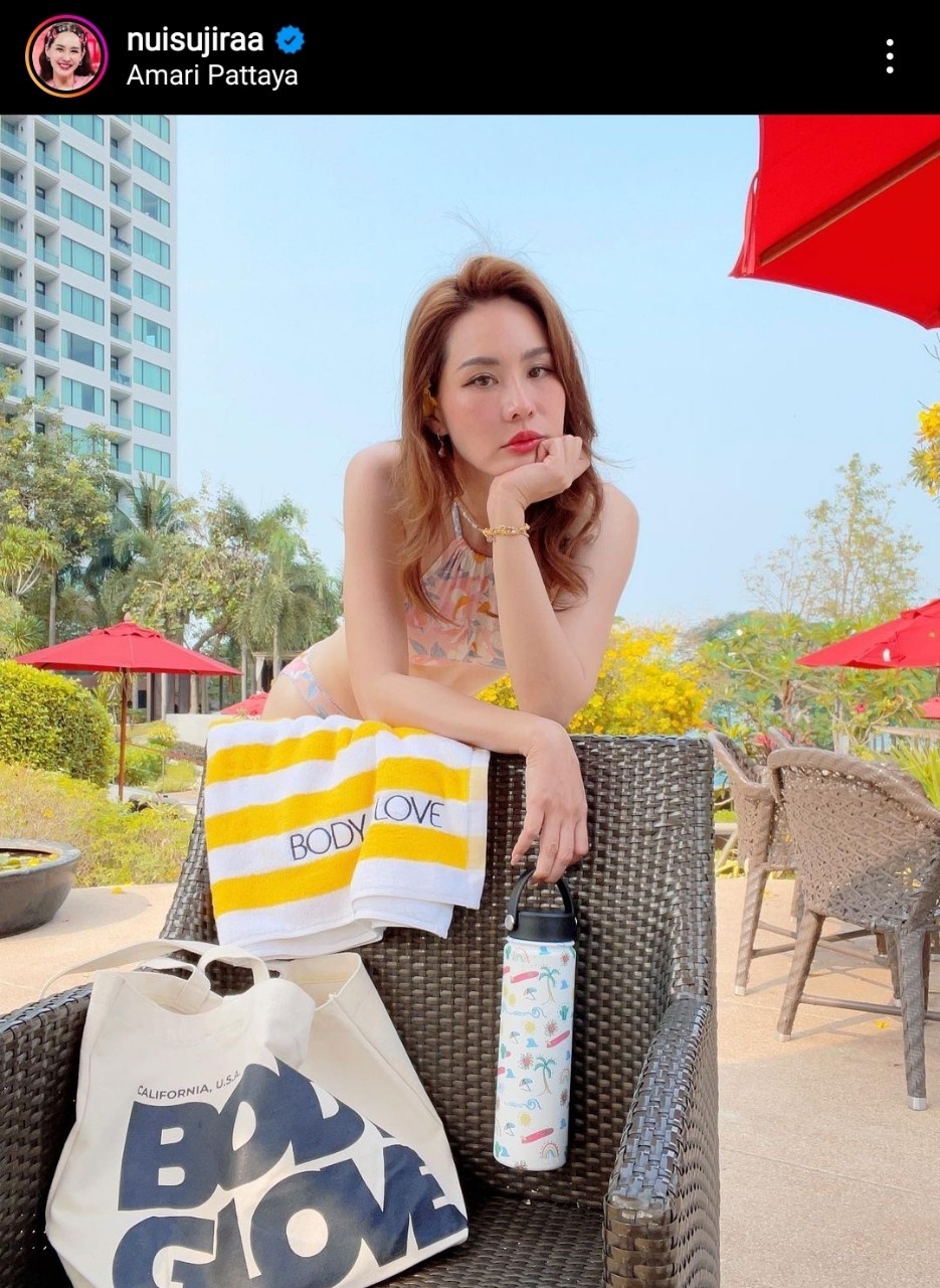 ดารา ชุดว่ายน้ำ