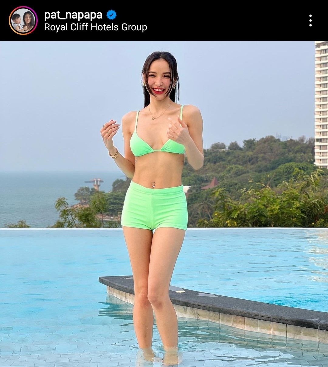 ดารา ชุดว่ายน้ำ