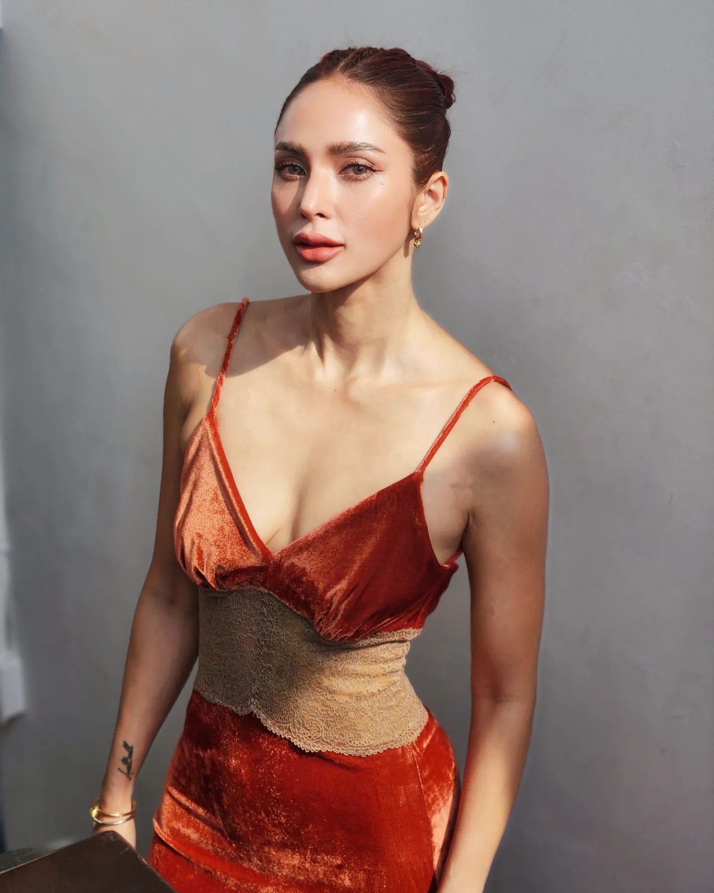 อุ้ม ลักขณา