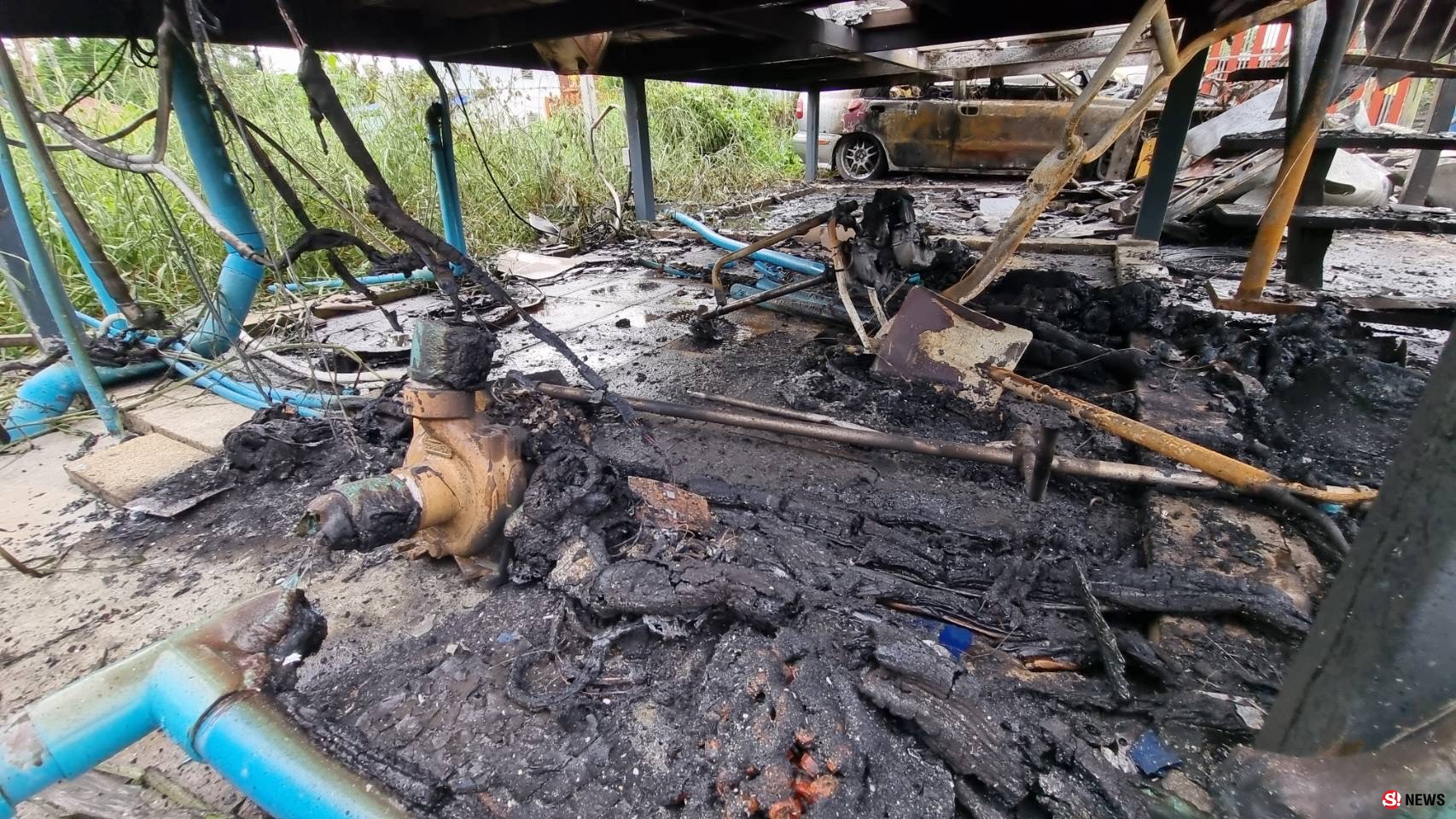 นนทบุรี คลิป แบตเตอรี่เก็บไฟฟ้าระเบิดไฟลุกไหม้วอด เสียหายกว่า 1 ล้านบาท