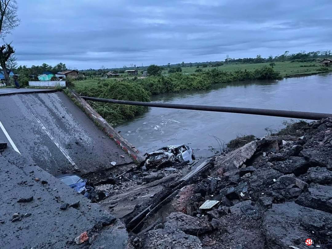 ตาก - พม่าใช้โดรนวางระเบิดถล่มสะพานยุทธศาสตร์เชื่อมทางหลวงสายเอเชีย ทั้งเสียชีวิตทั้งรถยนต์ได้รับความเสียหาย ( มีคลิป )