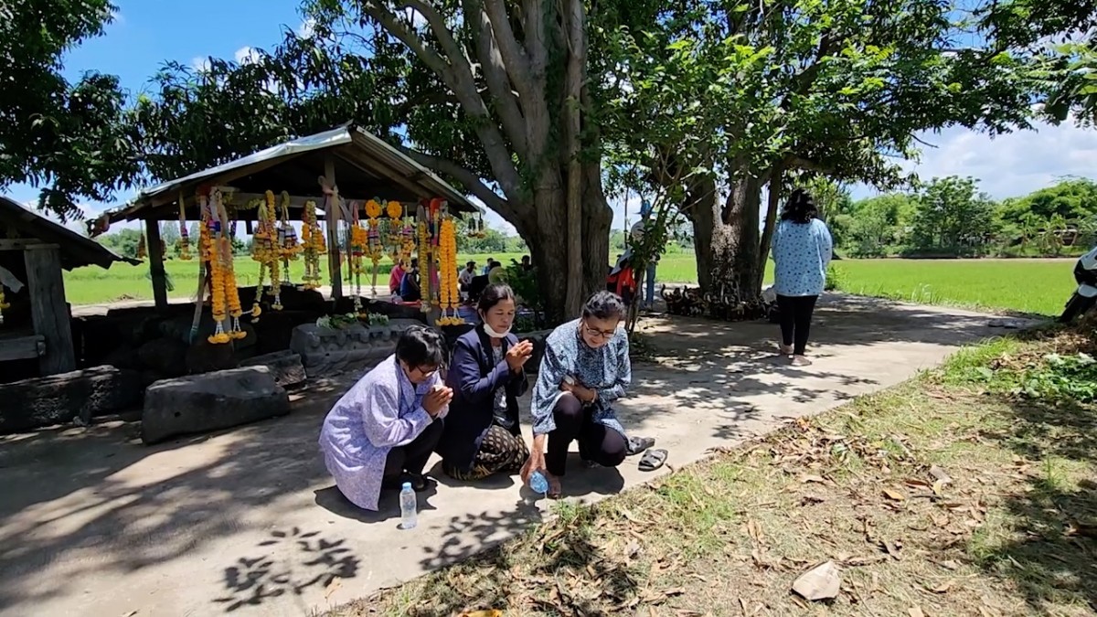 660708ขอนแก่น พบโบราณสถานขนาดใหญ่อายุ 900 ปีกลางทุ่งนา