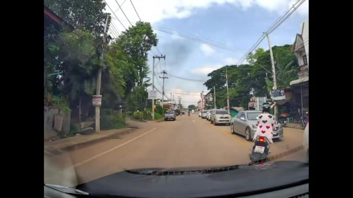 เพชรบูรณ์ ความตายไม่ใช่การพักผ่อน สุดทนขับรถเพียง 10 นาทีเจอคนฝ่าไฟแดงเพียบ