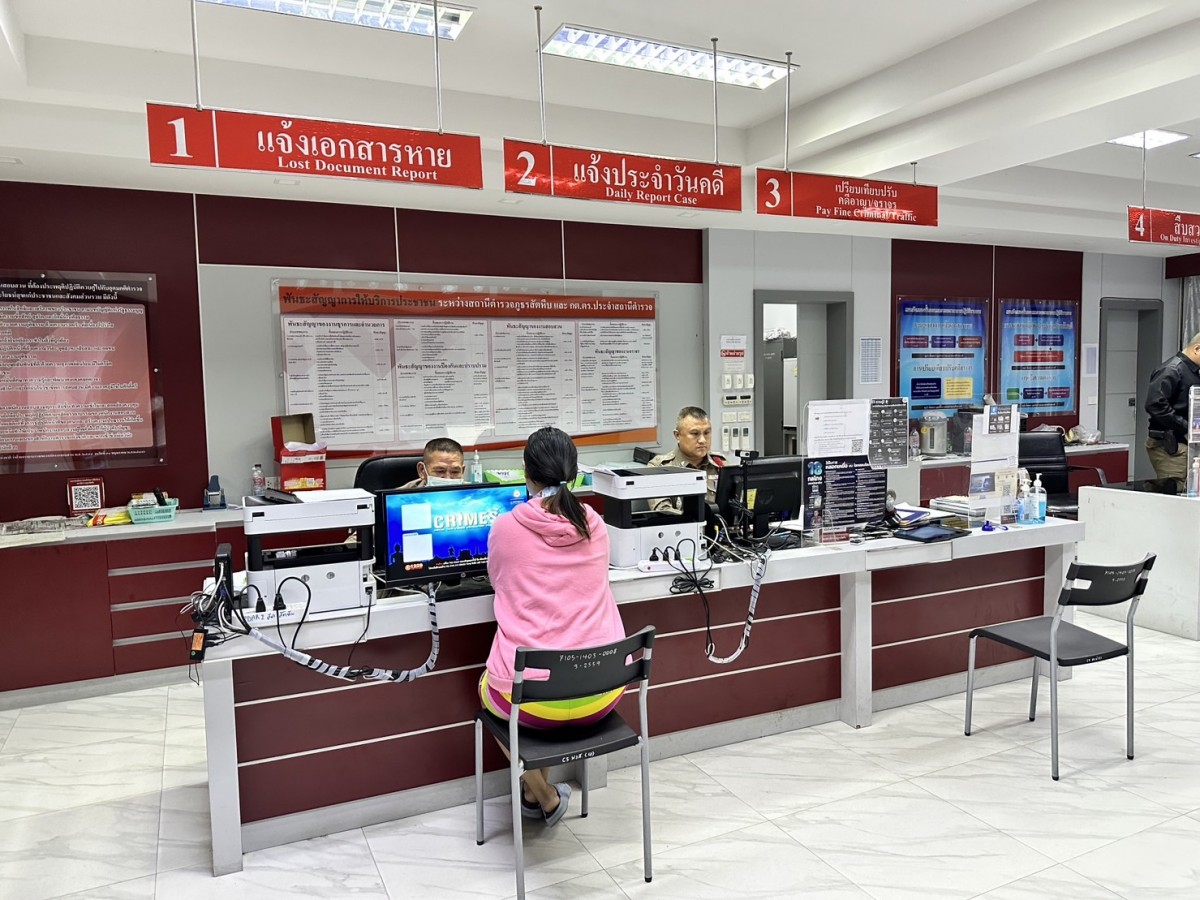 รวบยกแก๊งค์ เนตรนารีสาว รับทราบข้อกล่าวหาแต่งเครื่องแบบลูกเสือโดยไม่มีสิทธิ