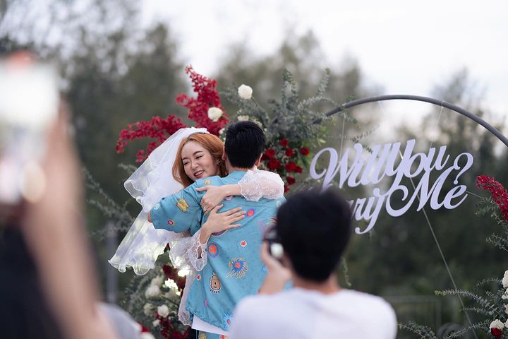 แก้มบุ๋ม พีท