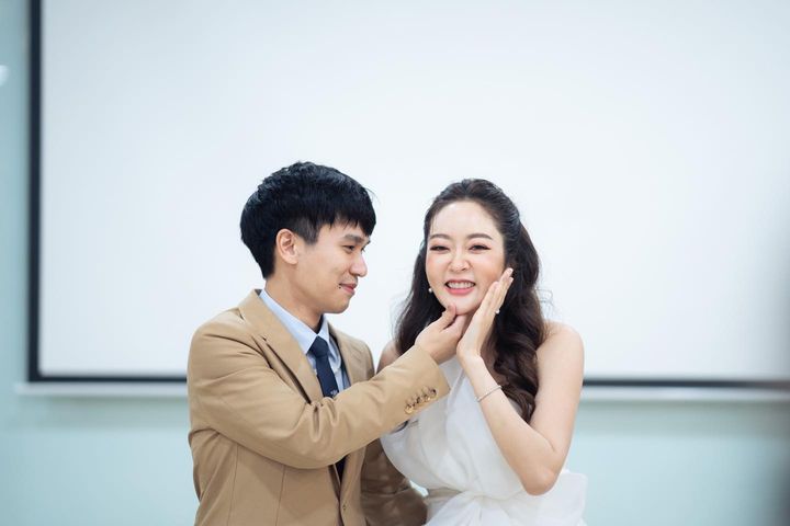 แก้มบุ๋ม พีท