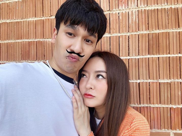 แก้มบุ๋ม พีท