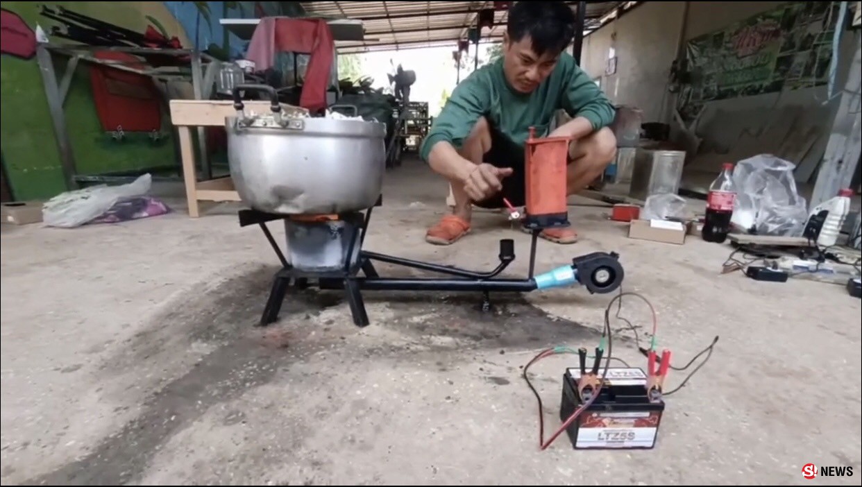 กาฬสินธุ์หนุ่มวัย40ปีไอเดียเจ๋งผลิตเตาหุงต้มใช้น้ำมันเก่าไม่ง้อแก๊ส