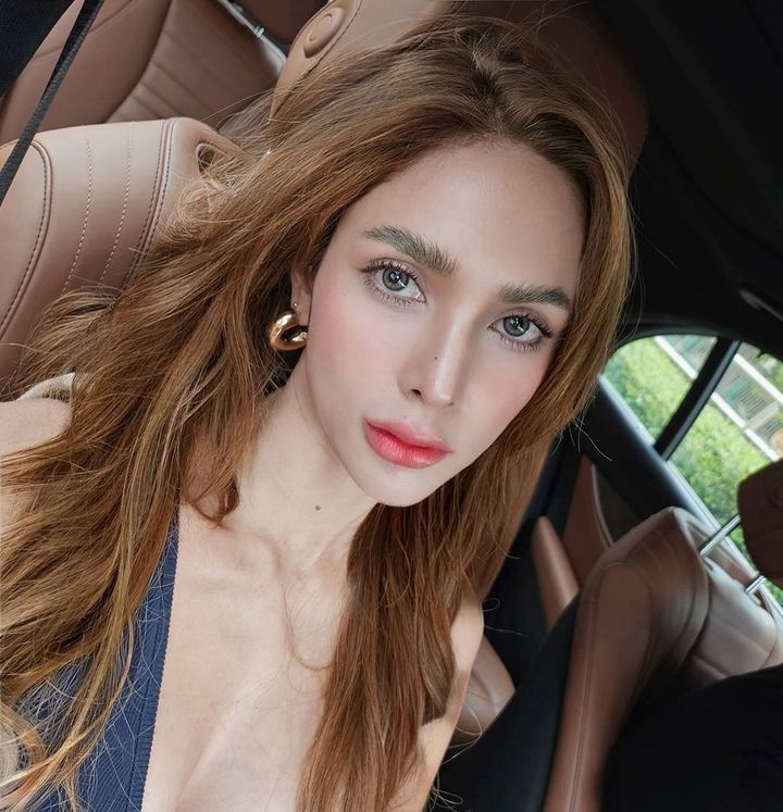 อุ้ม ลักขณา