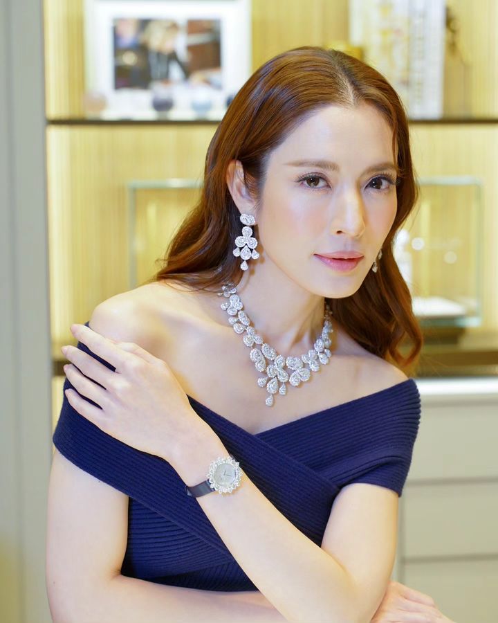 แอฟ ทักษอร