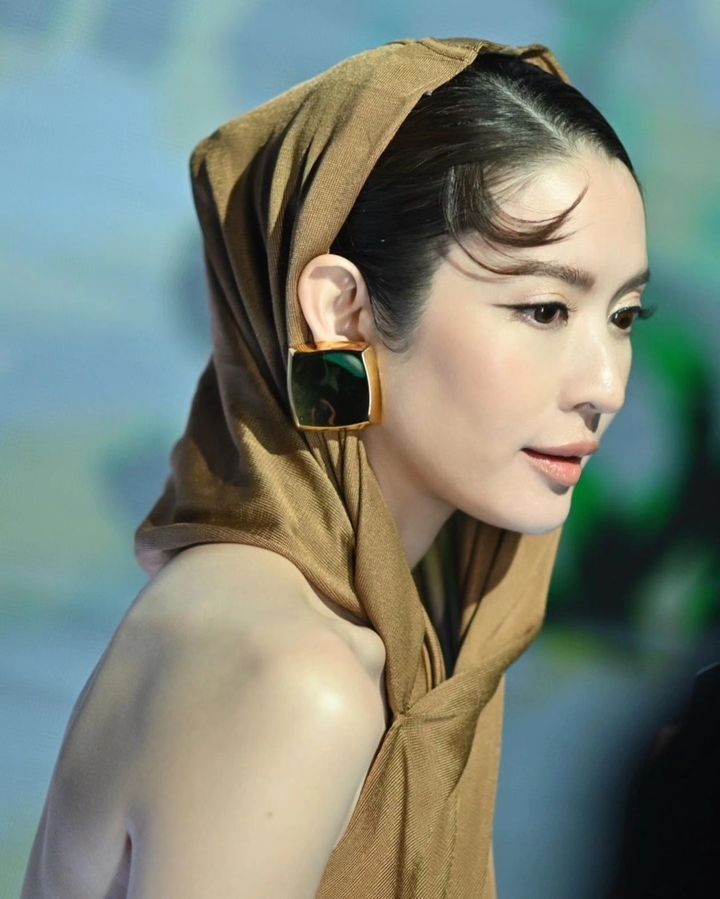 แอฟ ทักษอร
