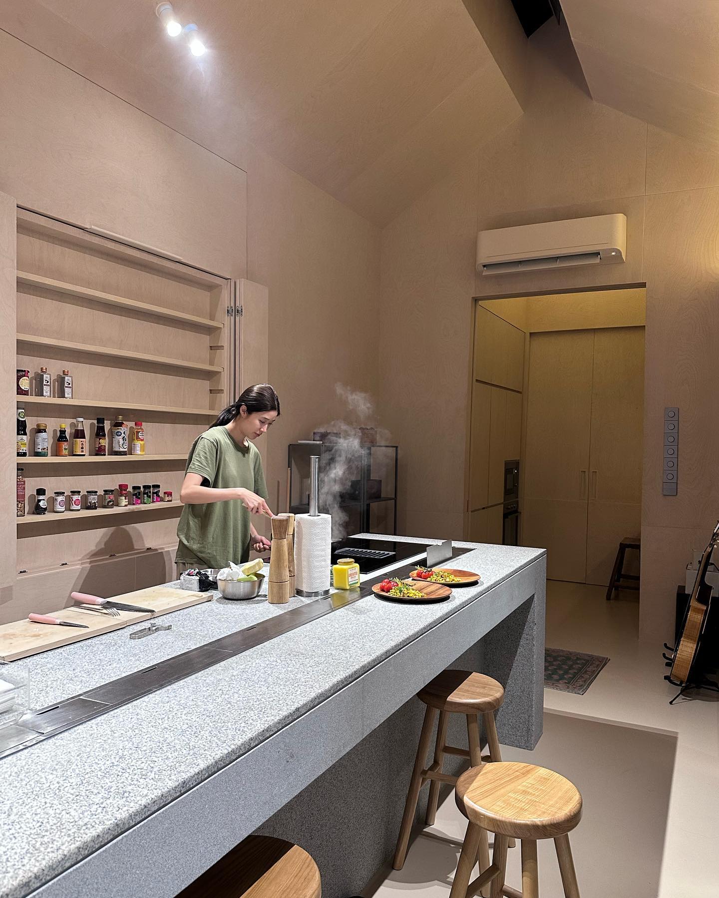 บ้านโทนี่ รากแก่น