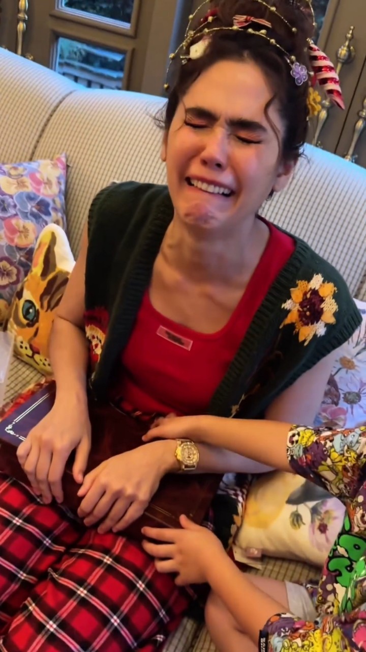 ชมพู่ อารยา