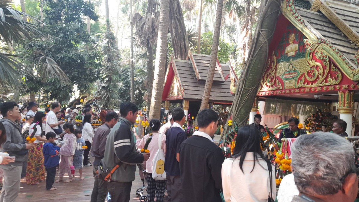 อุดรธานึ เหนือสุดในสยามโชคดีก็เดินทางมาแก้บนกับพ่อปู่ศรีสุทโธแบะแม่ย่าศรัปทุมมา