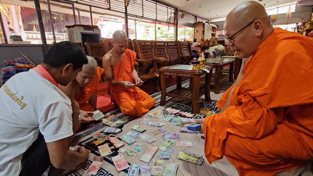 ฮือฮาหลวงพ่อดอลล่าสร้างจากเงินต่างชาติหลังนักท่องเที่ยวต่างชาติแห่ทำบุญด้วยเงินต่างชาติแต่แลกเป็นเงินไทยไม่ได้