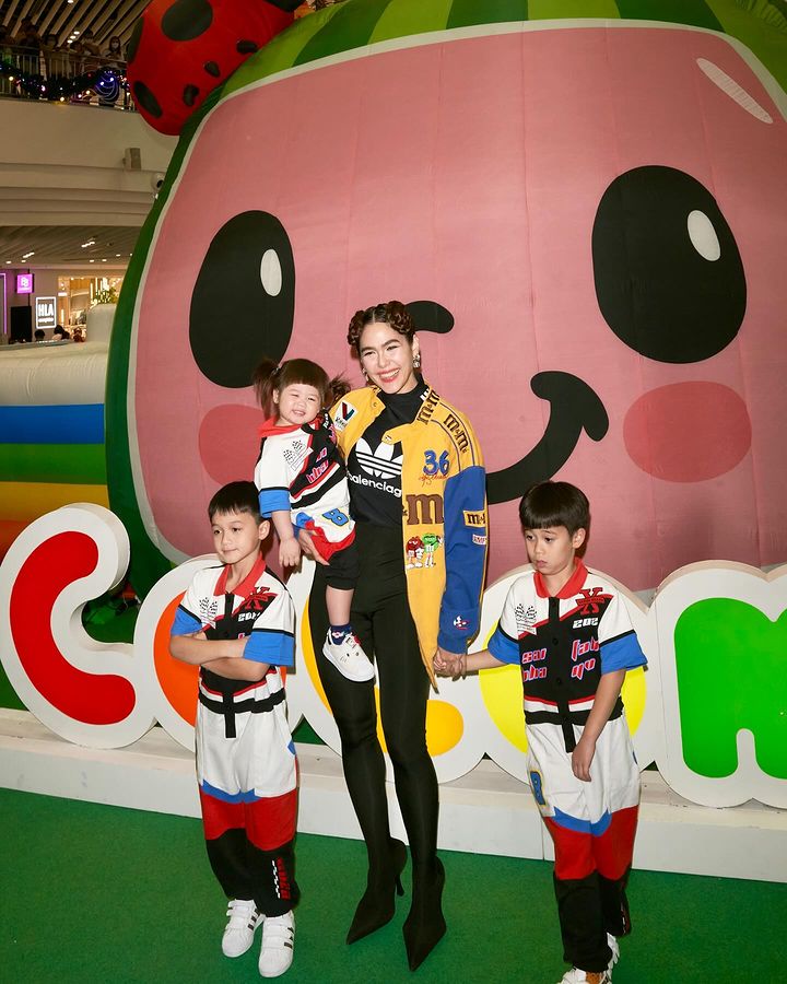 ชมพู่ อารยา