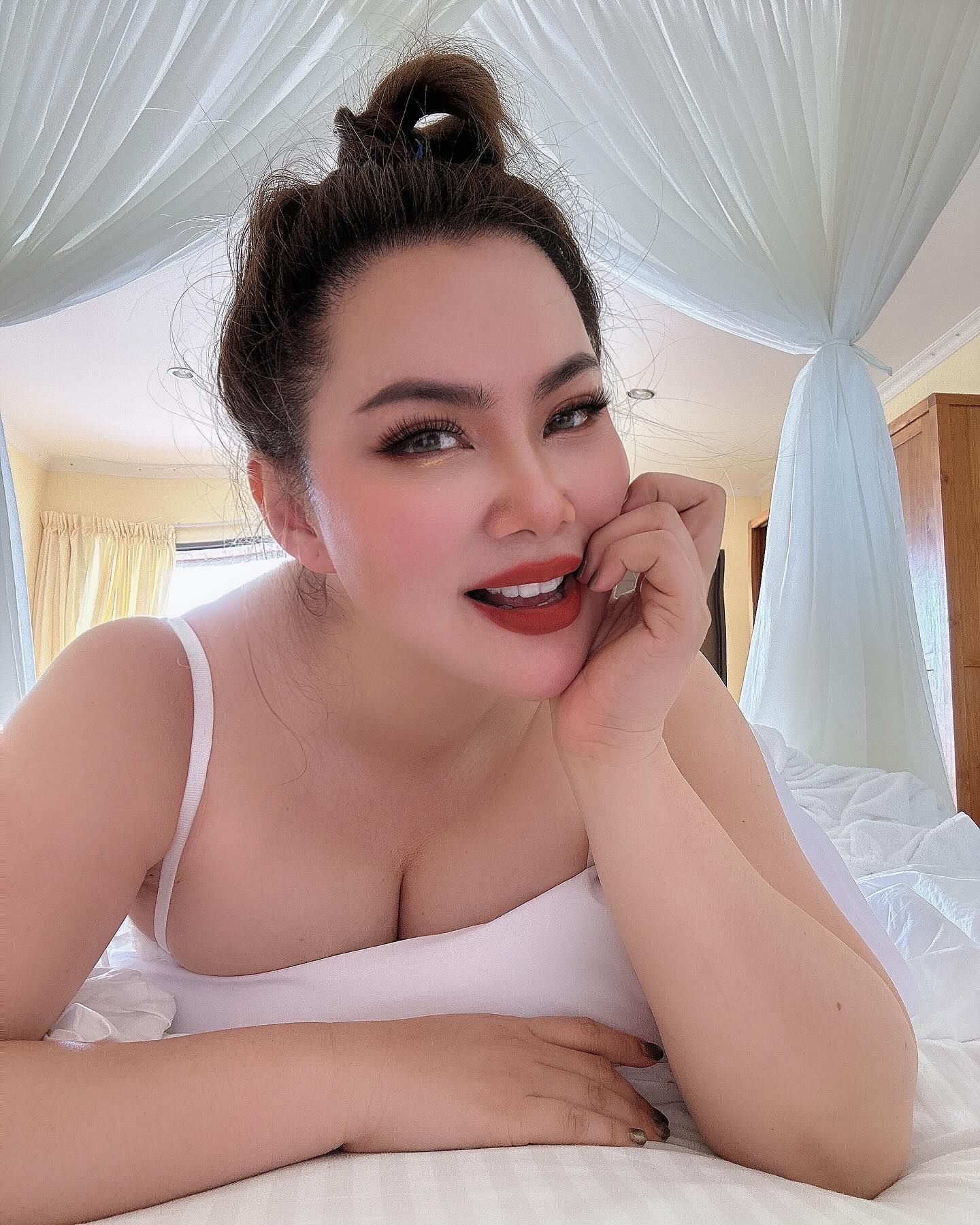 บุ๋ม ปนัดดา วงศ์ผู้ดี