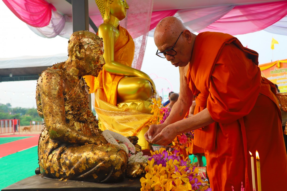 1 ปี มีครั้งเดียว วัดดังอัญเชิญ ดัชนีหลวงพ่อจง ให้ญาติโยมสักการะบูชา