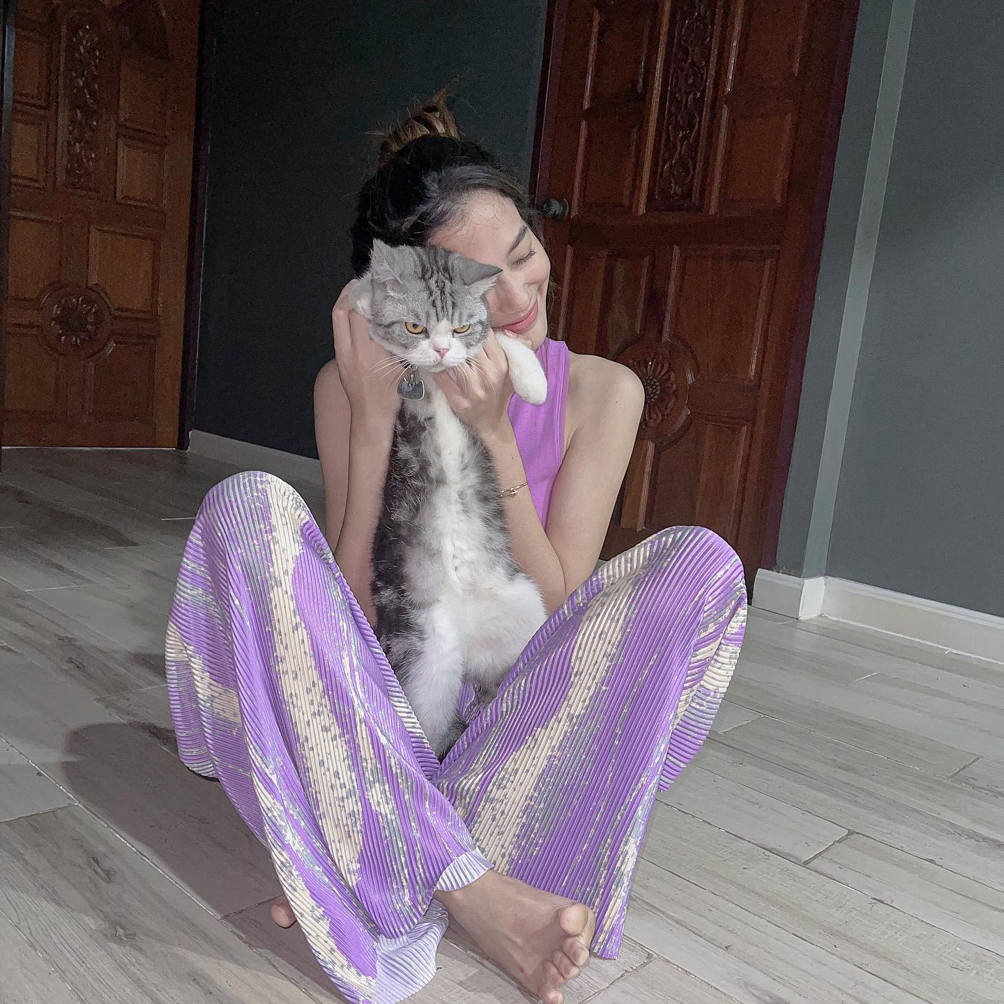 ลออจันทร์ จีน่า ญีนา ซาลาส