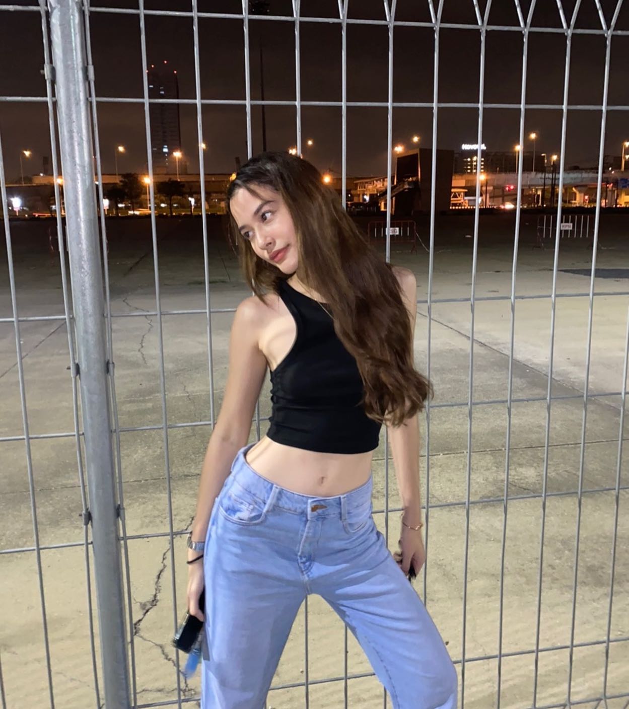 ลออจันทร์ จีน่า ญีนา ซาลาส