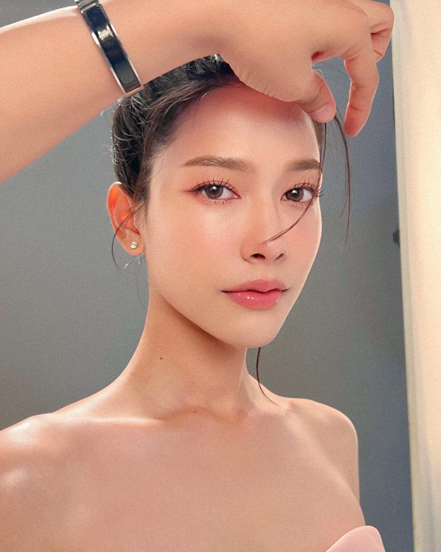 ลออจันทร์ จีน่า ญีนา ซาลาส