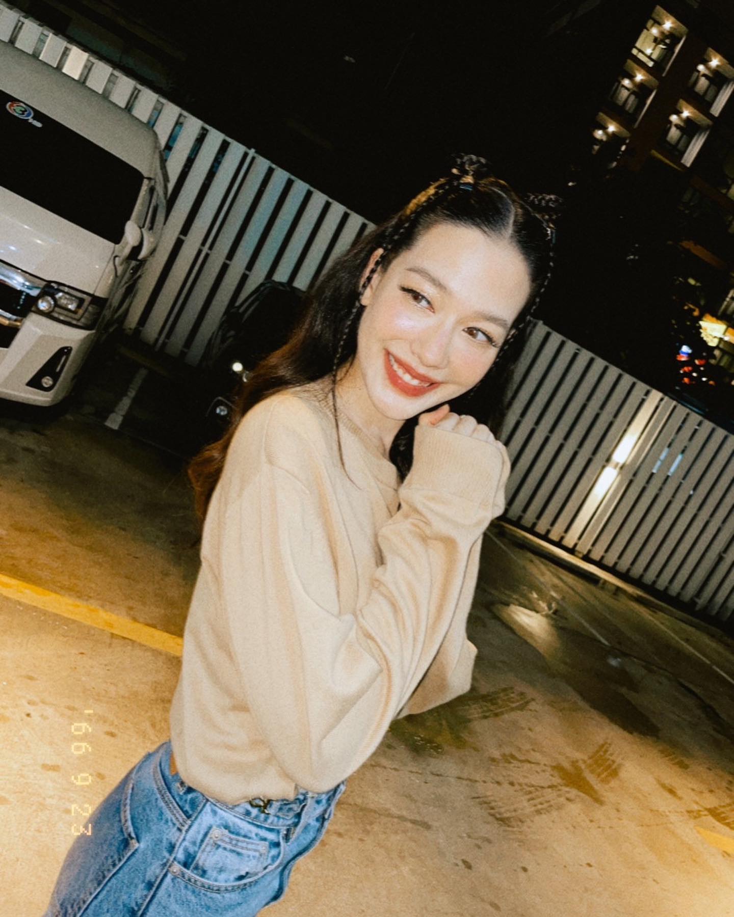 ลออจันทร์ จีน่า ญีนา ซาลาส