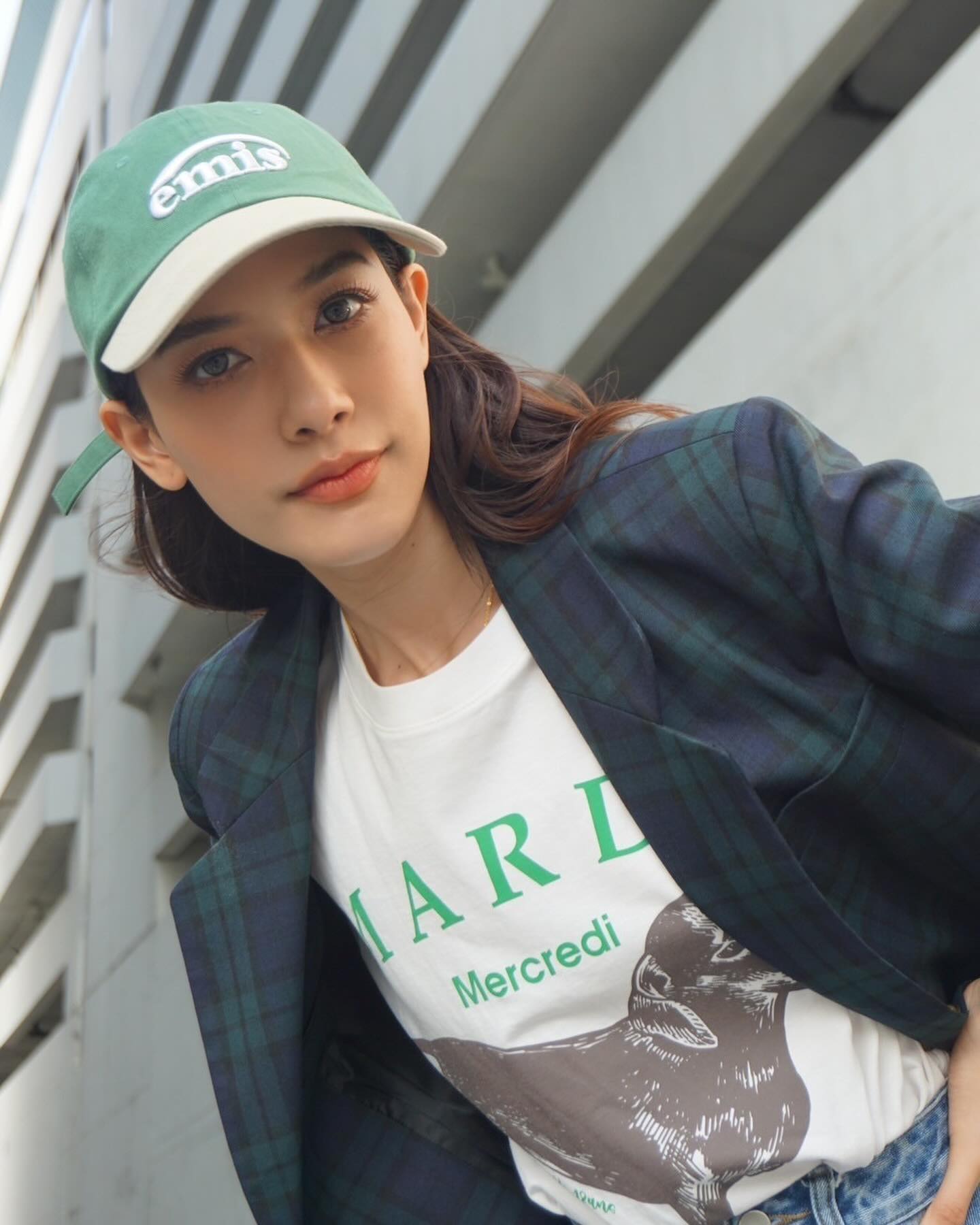 ลออจันทร์ จีน่า ญีนา ซาลาส