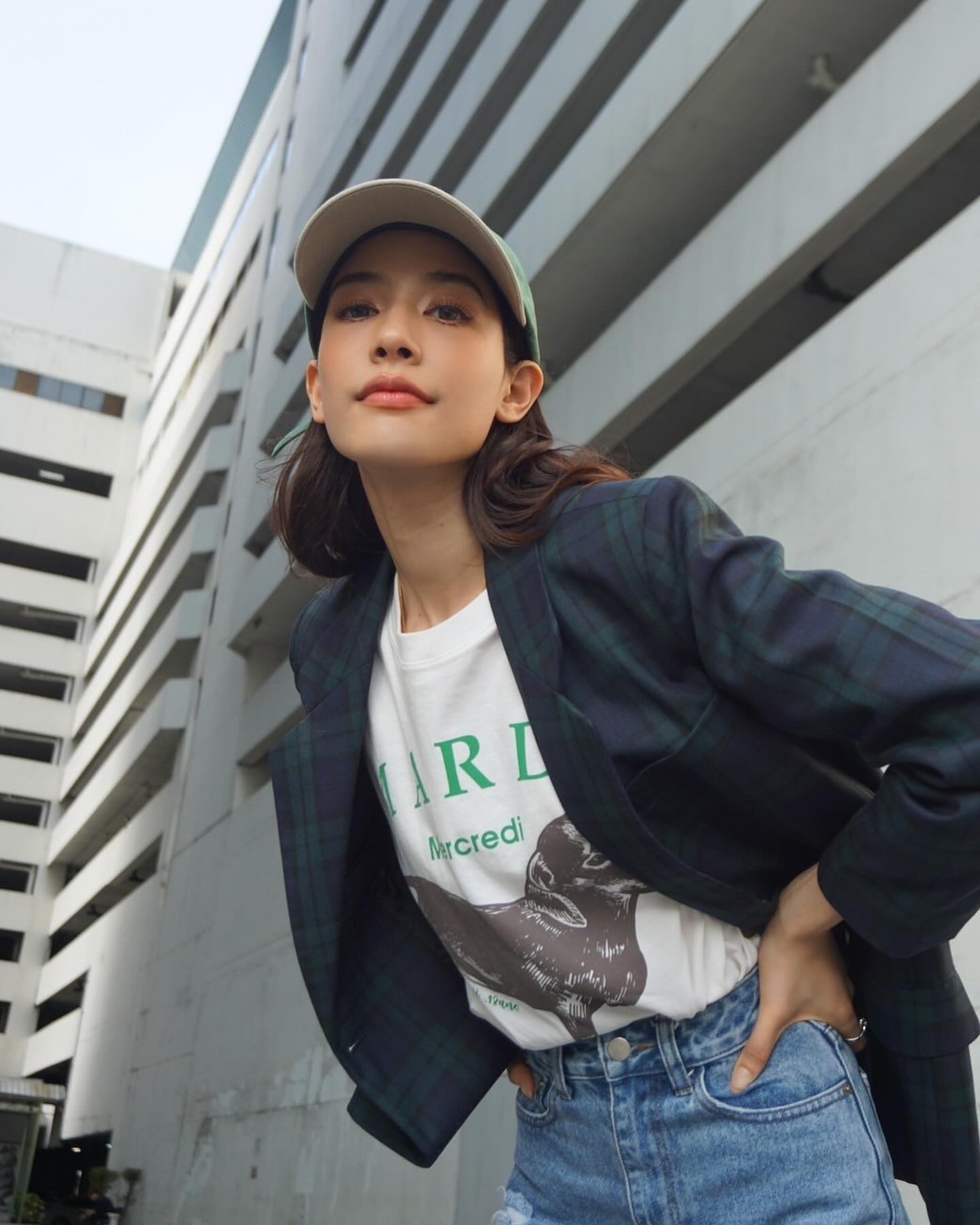 ลออจันทร์ จีน่า ญีนา ซาลาส