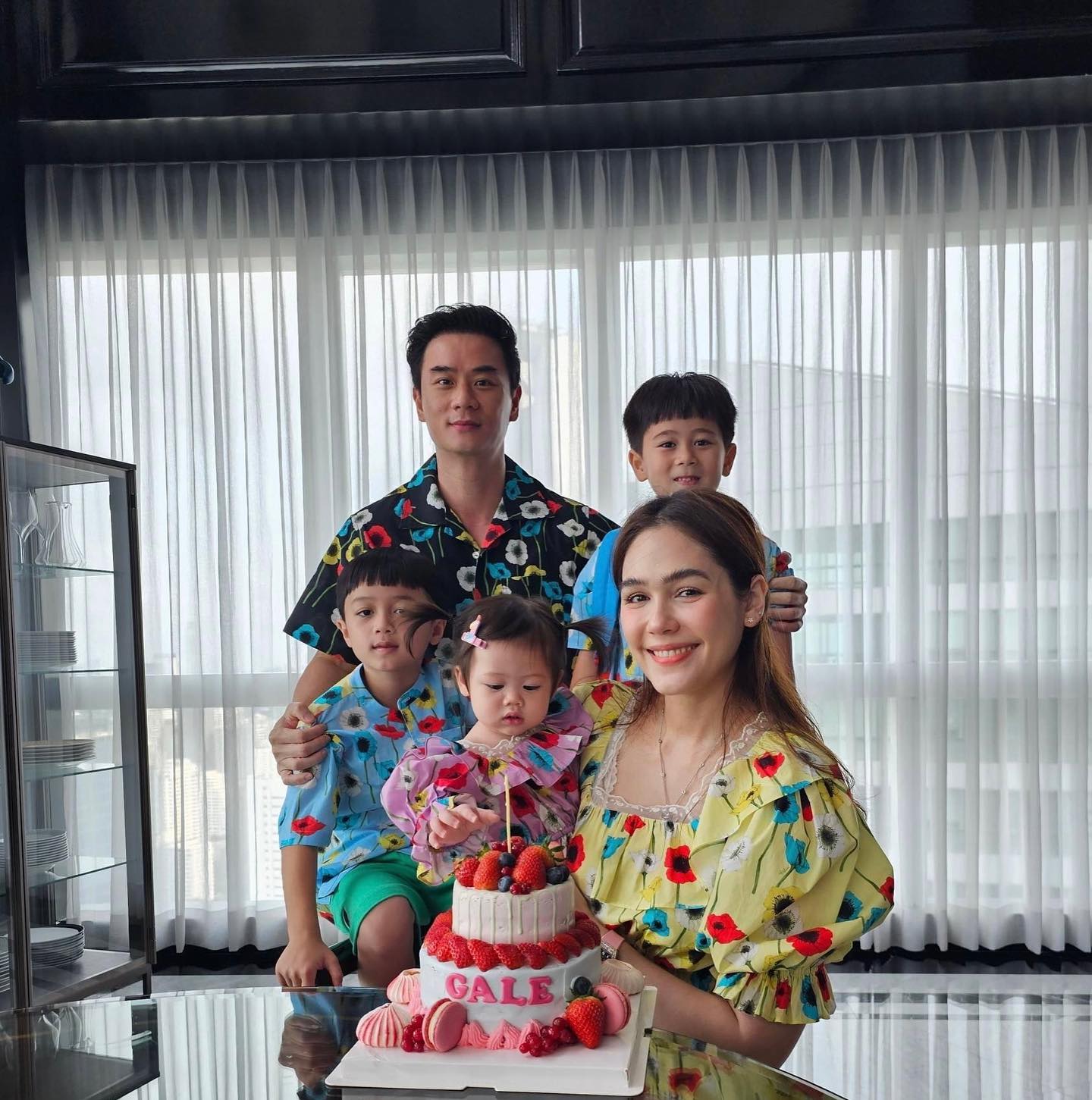 ชมพู่ อารยา