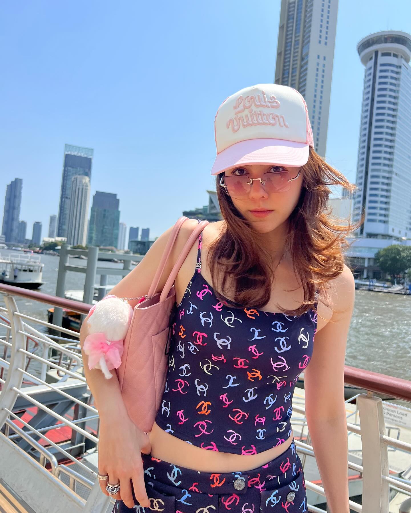 ชมพู่ อารยา