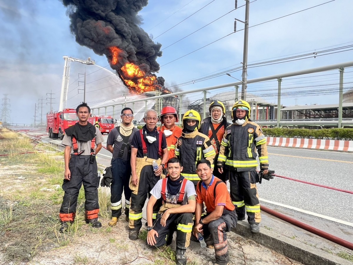 ควบคุมเพลิงได้แล้ว ควันสงบแล้ว ภาพ 2 ไฟล์