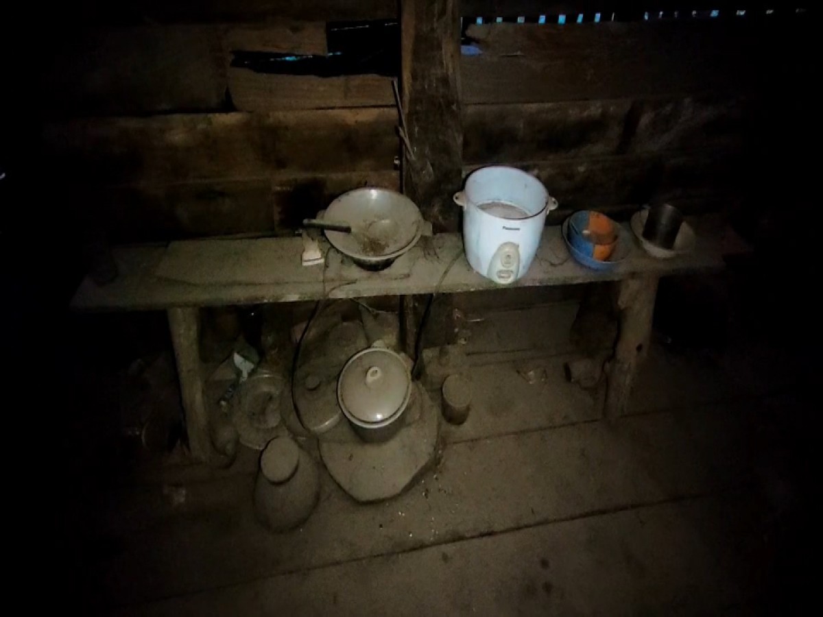 บ้านร้างหลอน..ญาติเชื่อว่ามีวิญญาณอยู่..โผล่ให้เห็นอยู่บ่อยๆ.. จึงพากันจุดธูปขอหวย