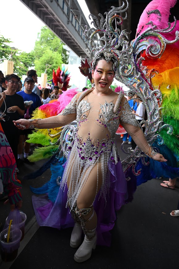 ประมวลภาพบรรยากาศ Bangkok Pride Festival 2024 หลากสีสันร่วมใจฉลองสมรสเท่าเทียม