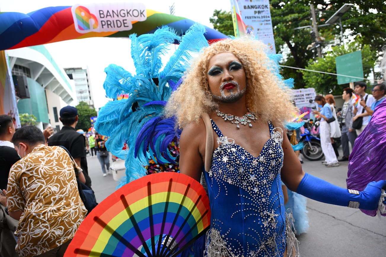 ประมวลภาพบรรยากาศ Bangkok Pride Festival 2024 หลากสีสันร่วมใจฉลองสมรสเท่าเทียม