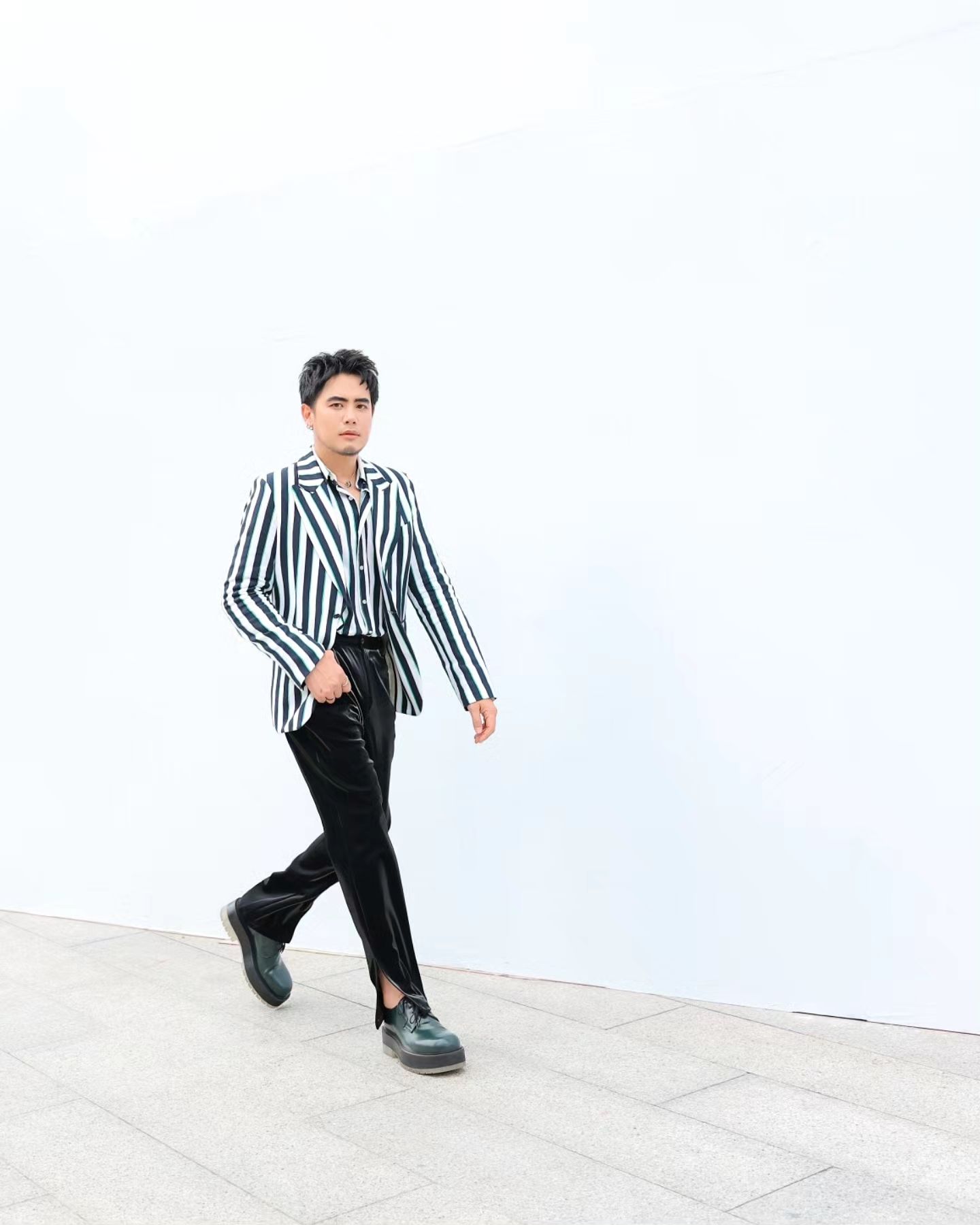 ดีเจอ๋อง