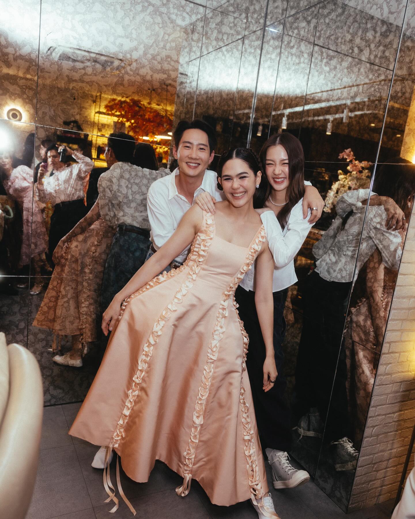 ชมพู่ อารยา