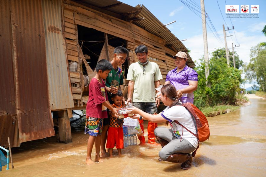 พรูเด็นเชียล ประเทศไทย ร่วมกับ พรูเด็นซ์ ฟาวน์เดชัน ช่วยเหลือผู้ประสบภัยน้ำท่วม